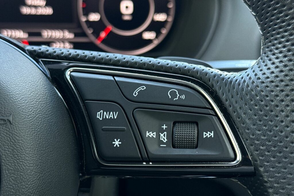Audi SQ2 2.0 Tfsi Black Edition Suv S Tronic Qua Grey #17