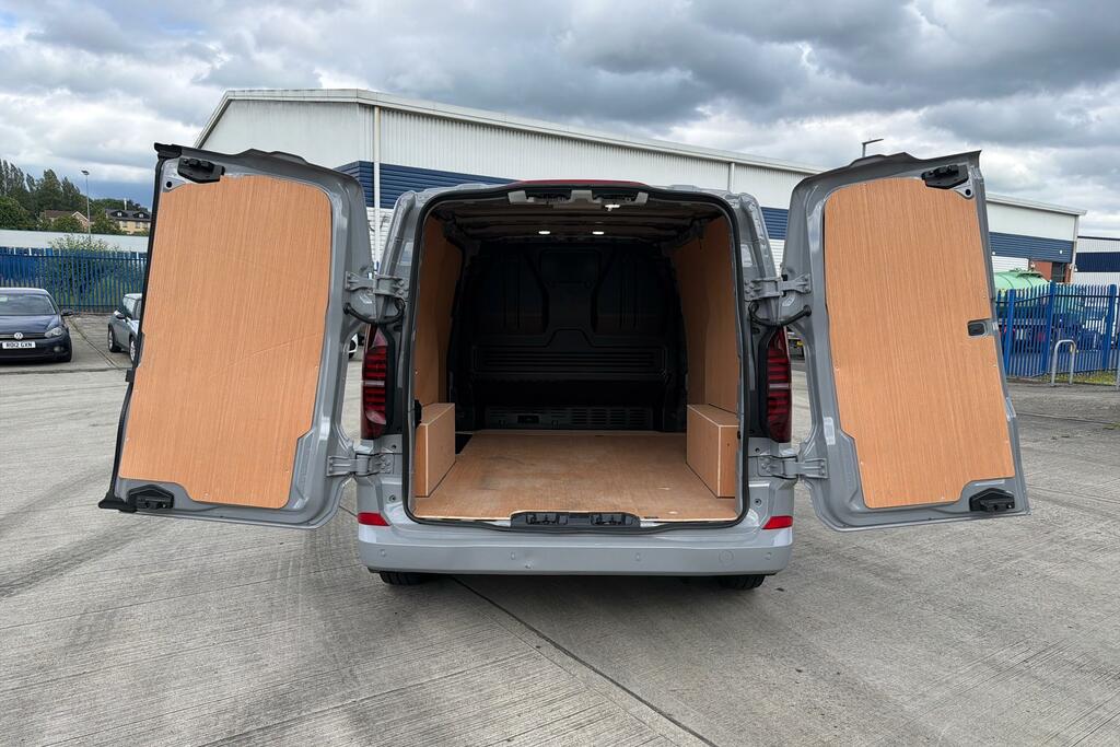 Volkswagen Transporter T32 Commerce Lwb 150 Ps 2.0 Tdi 8Sp Grey #30