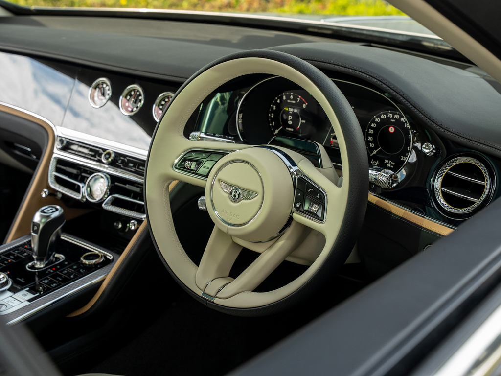 Bentley Flying Spur 4.0 V8 High-performance 25.9Kwh Saloon Blue #11