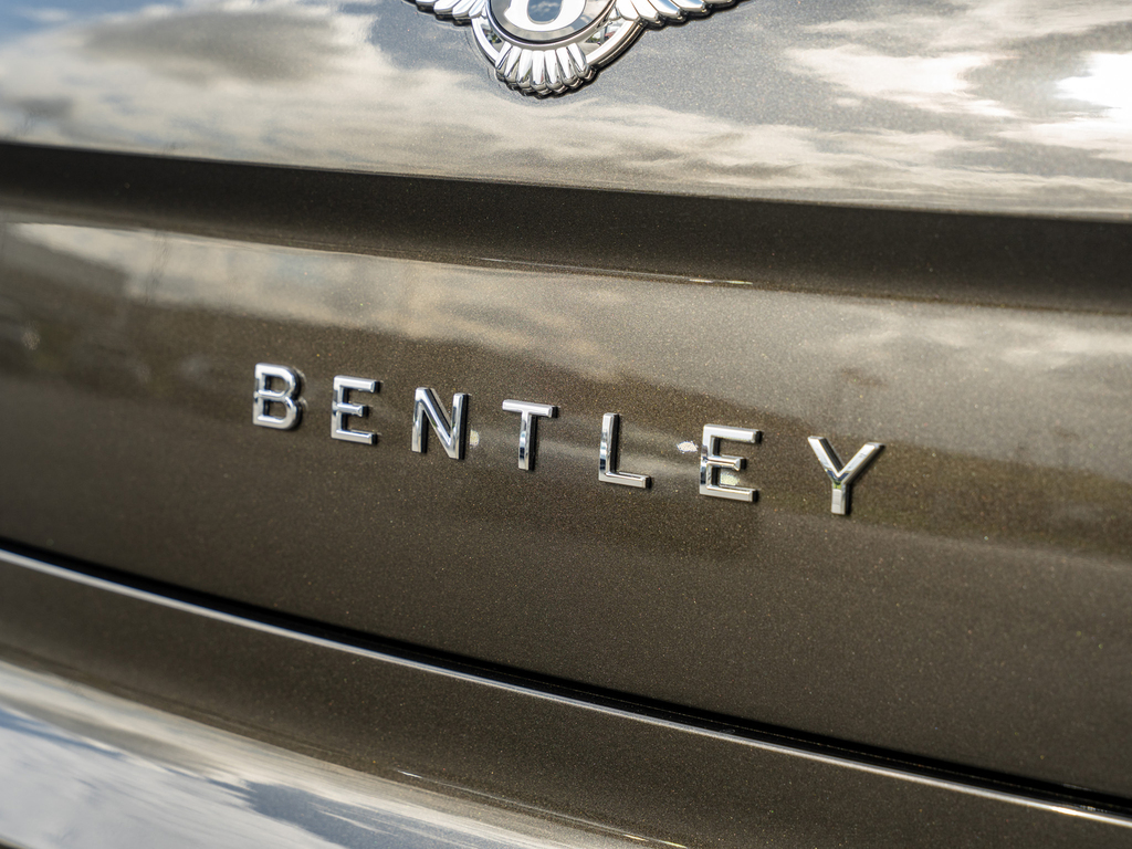 Bentley Flying Spur 4.0 V8 High-performance 25.9Kwh Saloon Blue #8