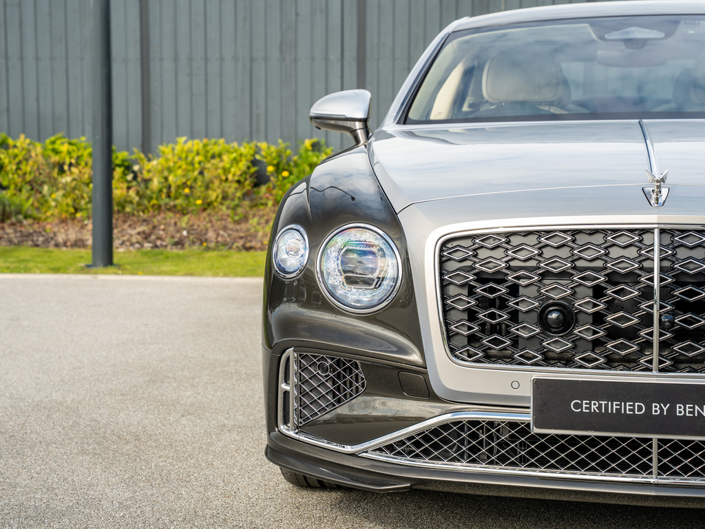 Bentley Flying Spur 4.0 V8 High-performance 25.9Kwh Saloon Blue #45