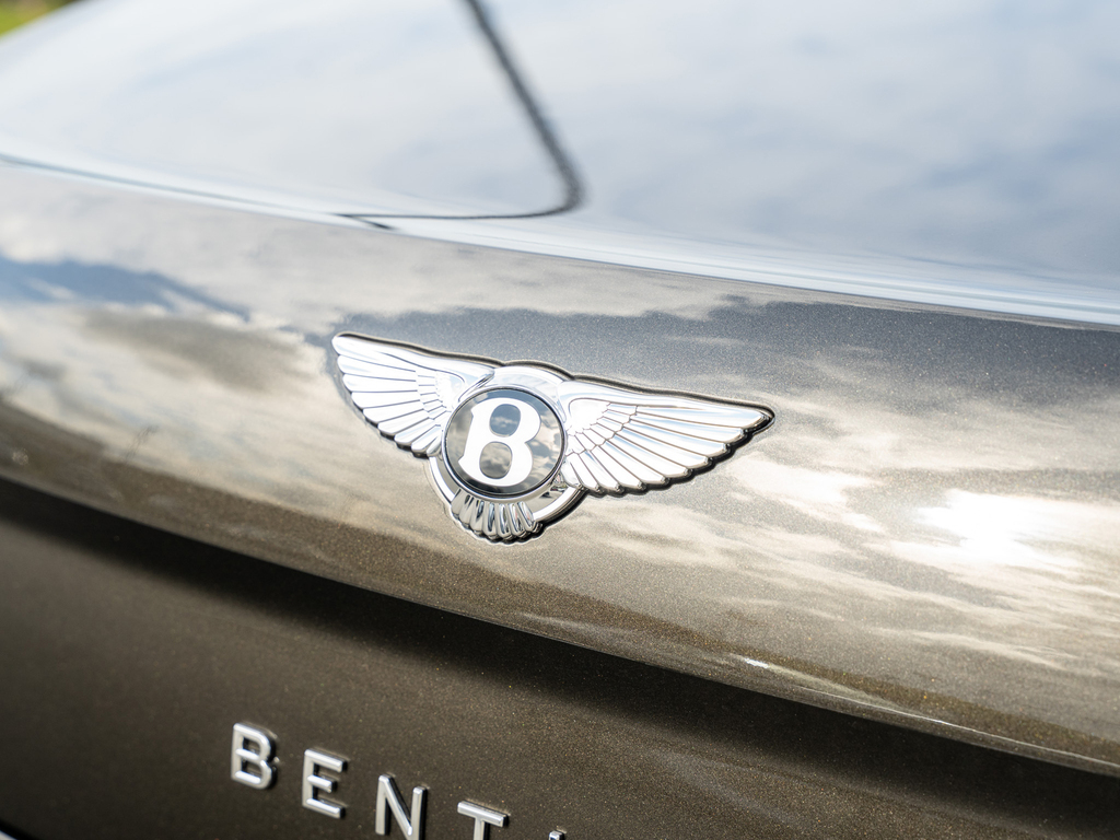 Bentley Flying Spur 4.0 V8 High-performance 25.9Kwh Saloon Blue #46