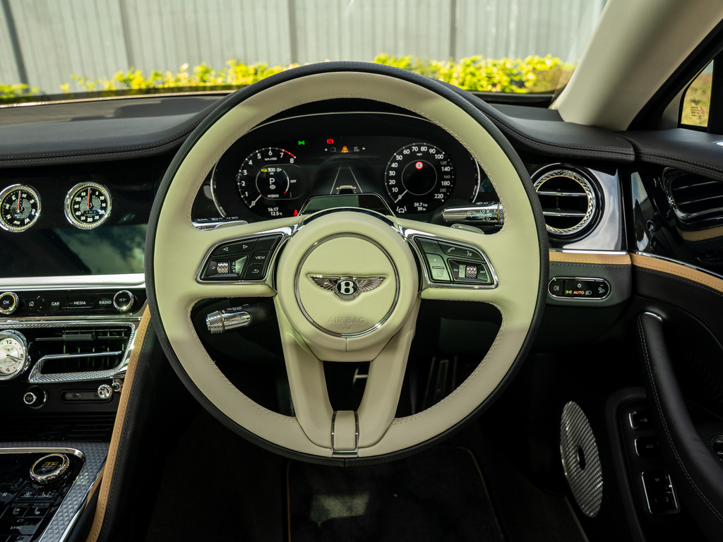 Bentley Flying Spur 4.0 V8 High-performance 25.9Kwh Saloon Blue #19
