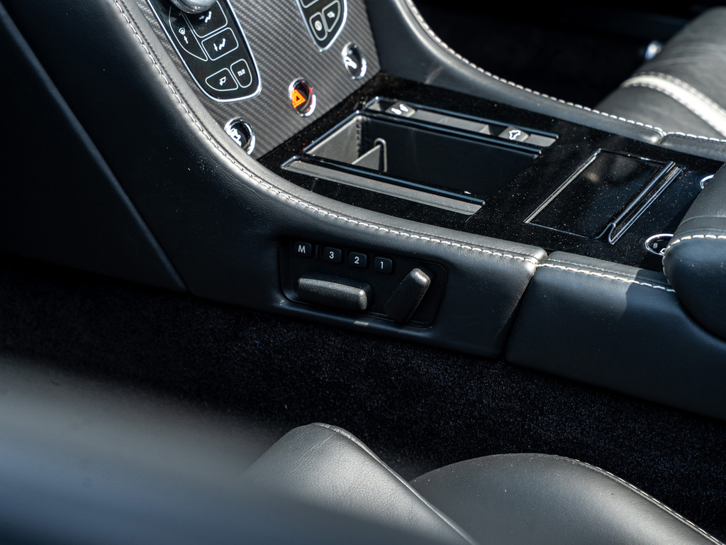 Aston Martin Vantage S Sportshift III Black #22