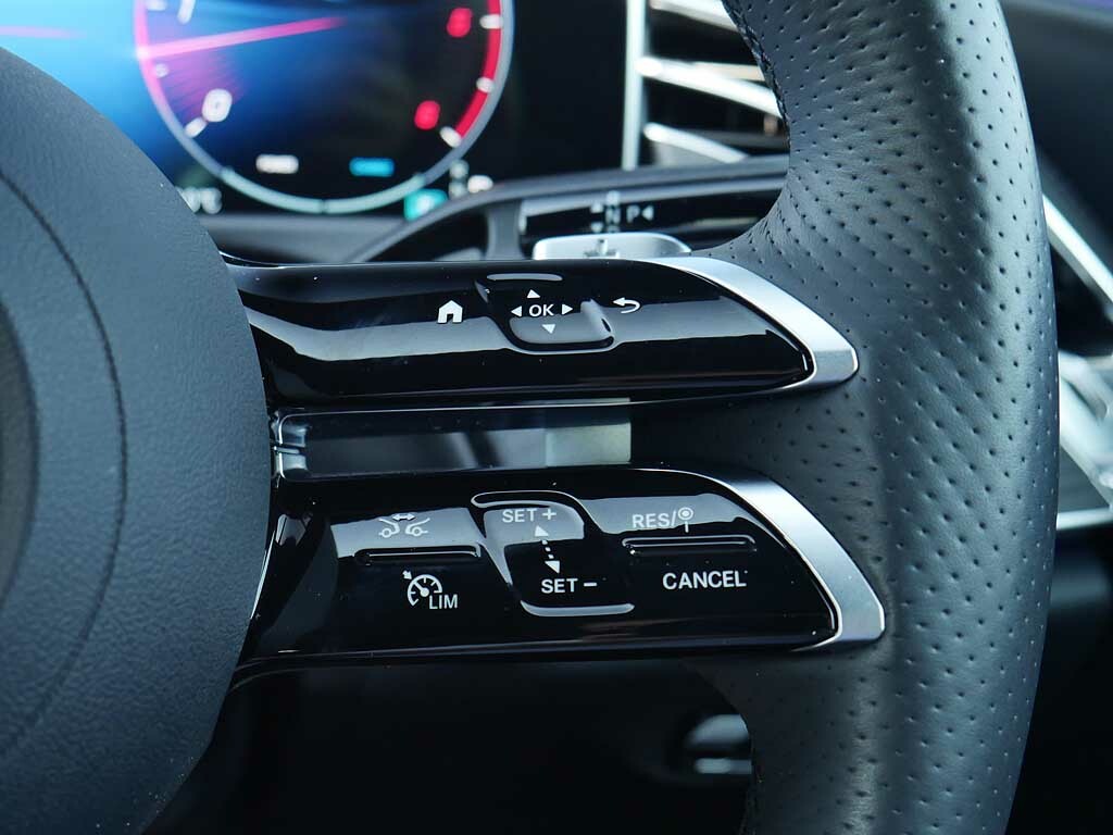 Mercedes-Benz E Class E220d Exclusive Premium 9G-tronic 2024 Black #13