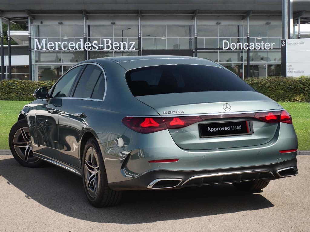 Mercedes-Benz E Class E220d Exclusive Premium 9G-tronic 2024 Black #2
