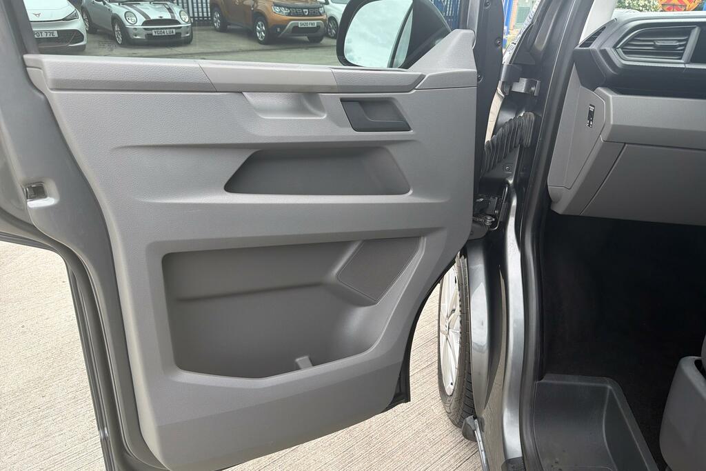 Volkswagen Transporter Shuttle Transporter Se Tdi Grey #48