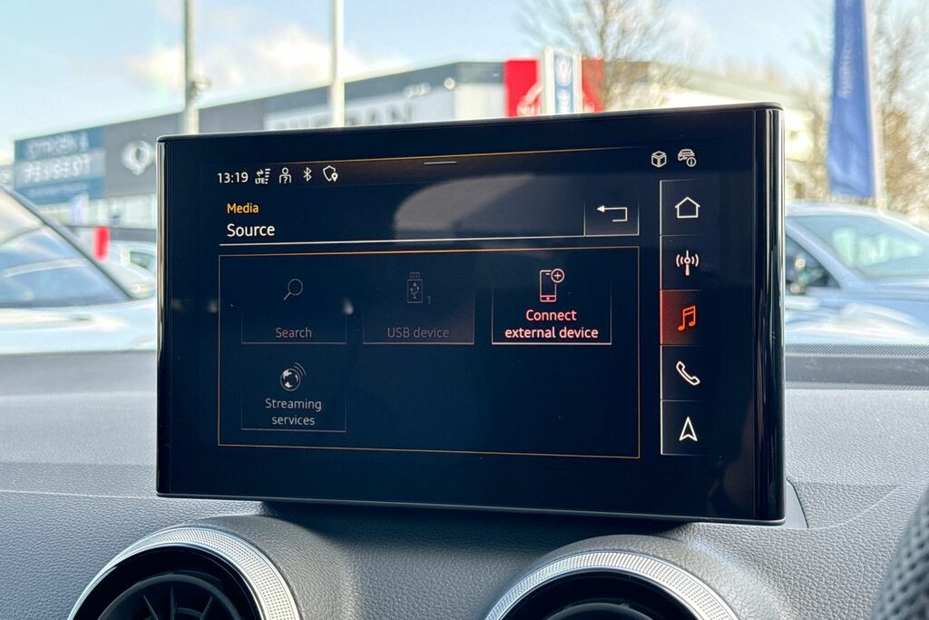 Audi Q2 1.5 Tfsi Cod 35 S Line Suv S Tronic Eur White #50
