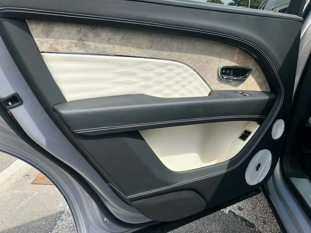Bentley Bentayga Ewb Mulliner Grey #18