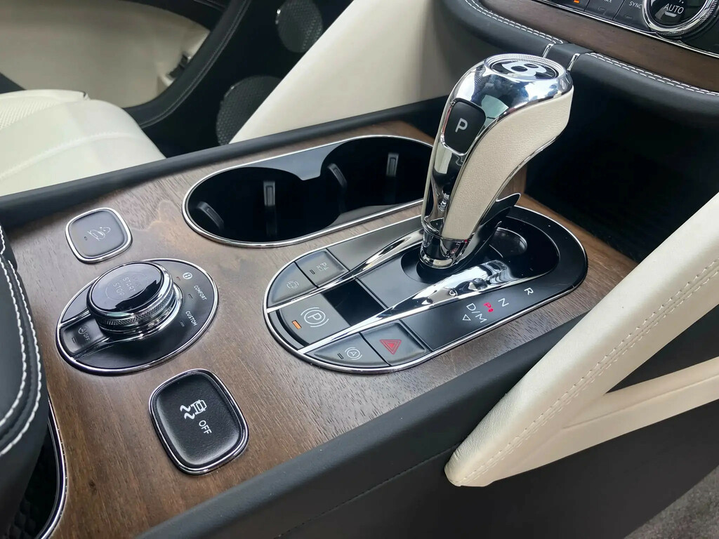 Bentley Bentayga Ewb Mulliner Grey #17