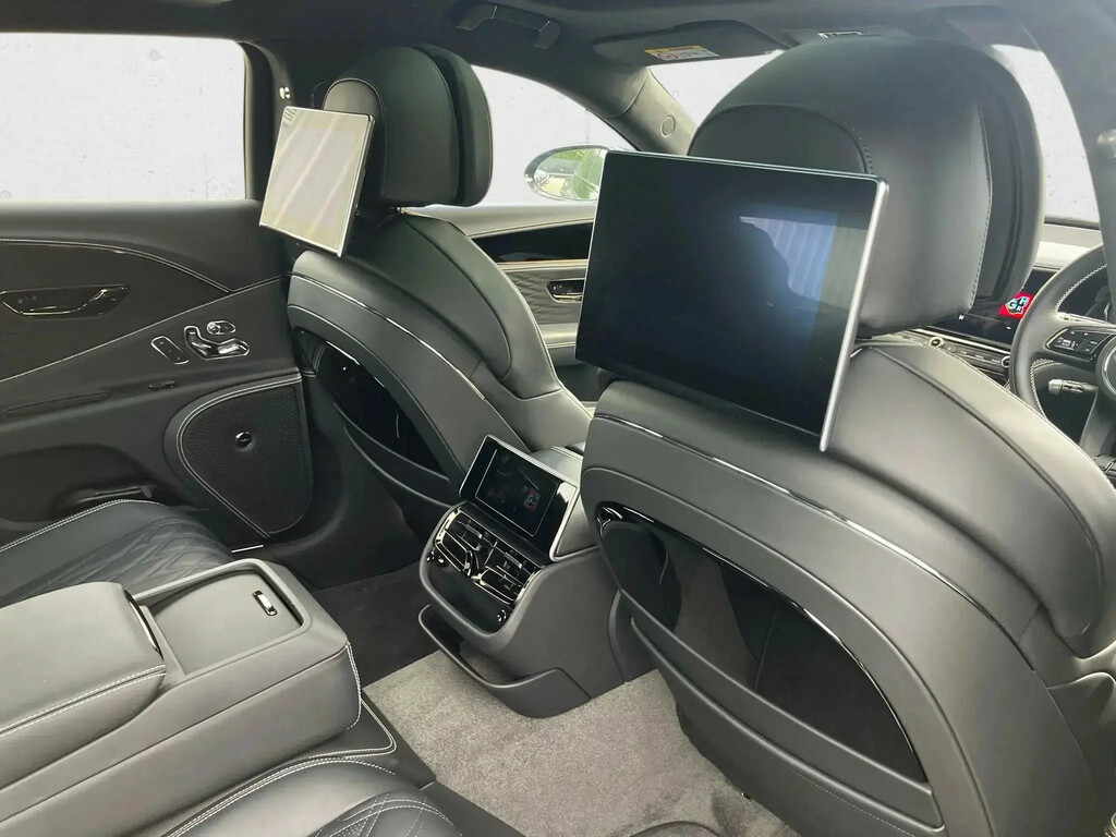 Bentley Flying Spur 4.0 V8 High-performance 25.9Kwh Black Edition Salo Black #2