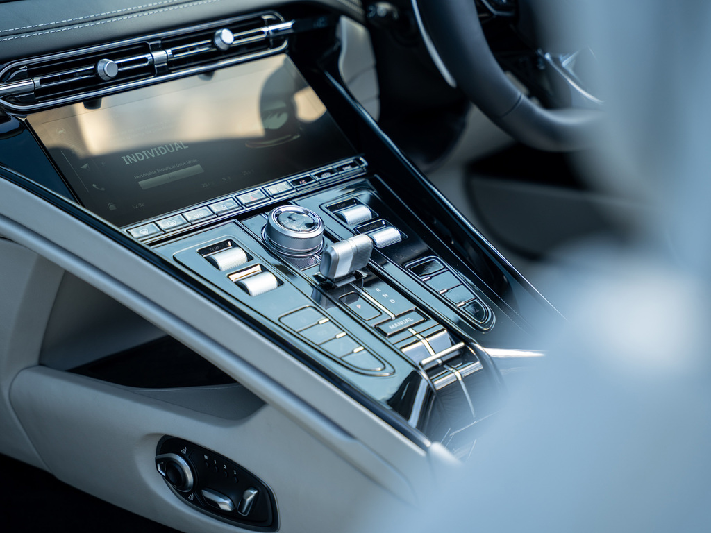 Aston Martin DB12 Volante Black #20