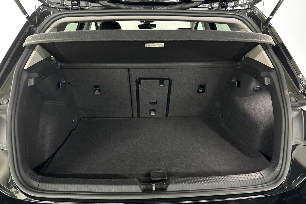 Volkswagen e-Golf 1.5 Tsi Ehybrid 19.7Kwh Gte Hatchback P Grey #12