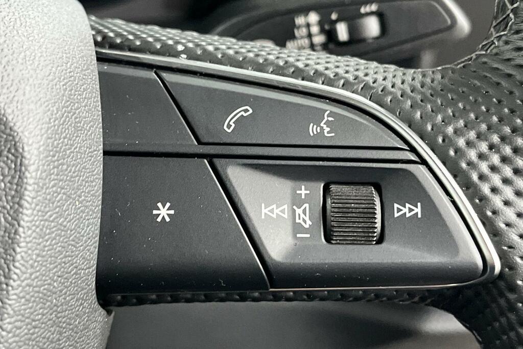 Audi Q3 35 Tfsi S Line S Tronic Leather Black #17