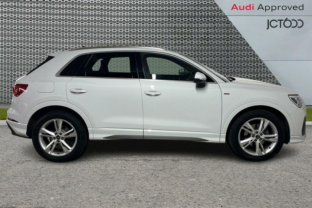 Audi Q3 35 Tfsi S Line S Tronic Leather Black #4