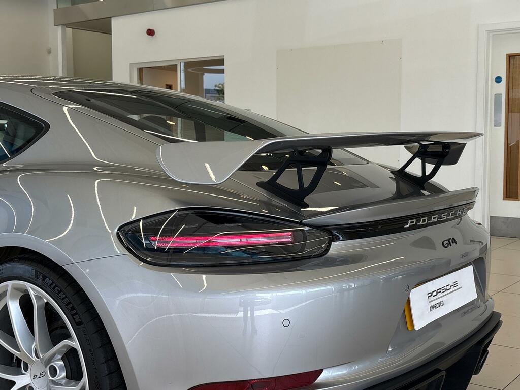 Porsche 718 Cayman 718 Cayman Gt4 Green #29
