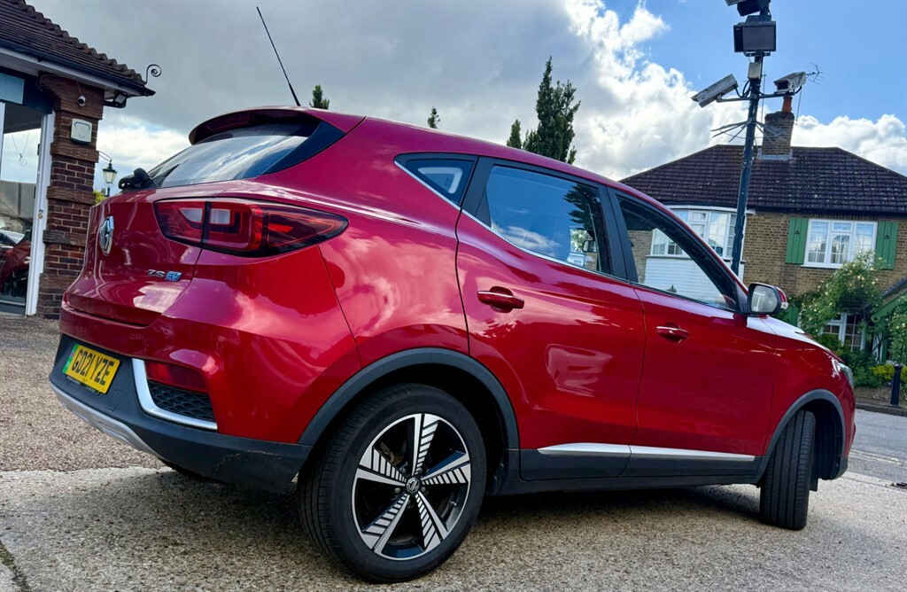 MG ZS Suv GD21YZE Red #2