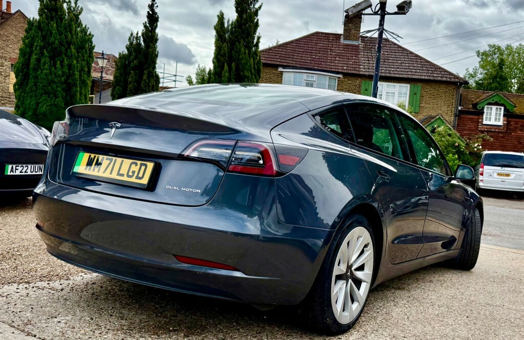 Tesla Model 3 Saloon Grey #4