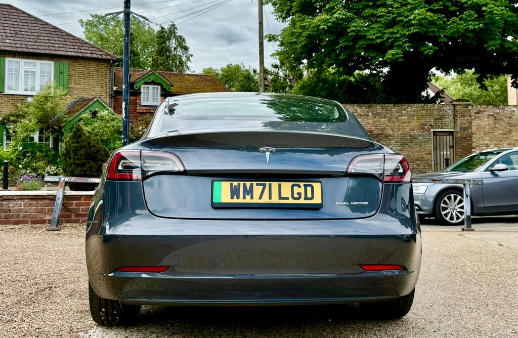 Tesla Model 3 Saloon Grey #5
