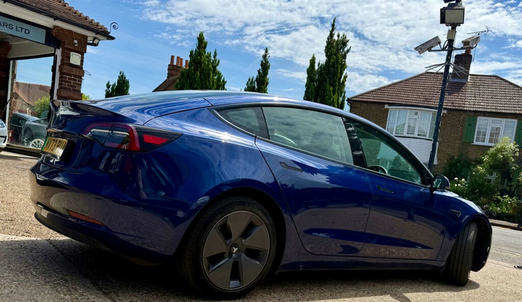 Tesla Model 3 Saloon Blue #3