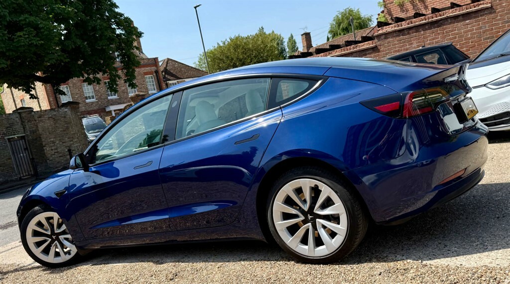 Tesla Model 3 Saloon Blue #5
