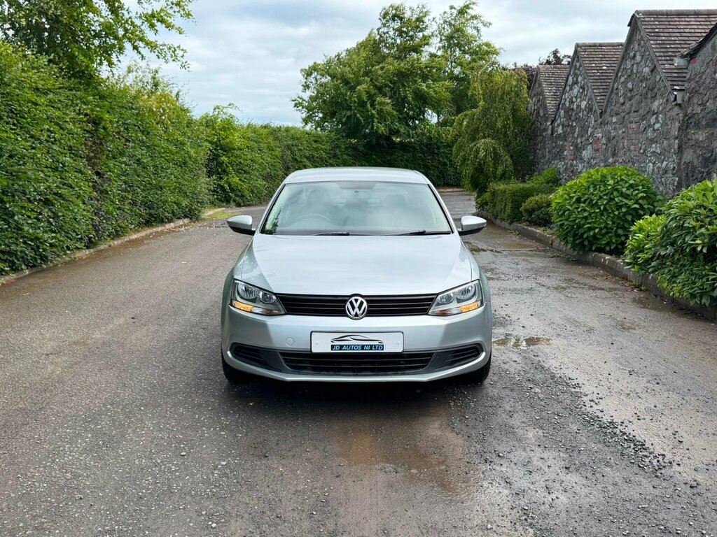 Volkswagen Jetta 1.6 Tdi Bluemotion Tech S Euro 5 Ss Silver #2