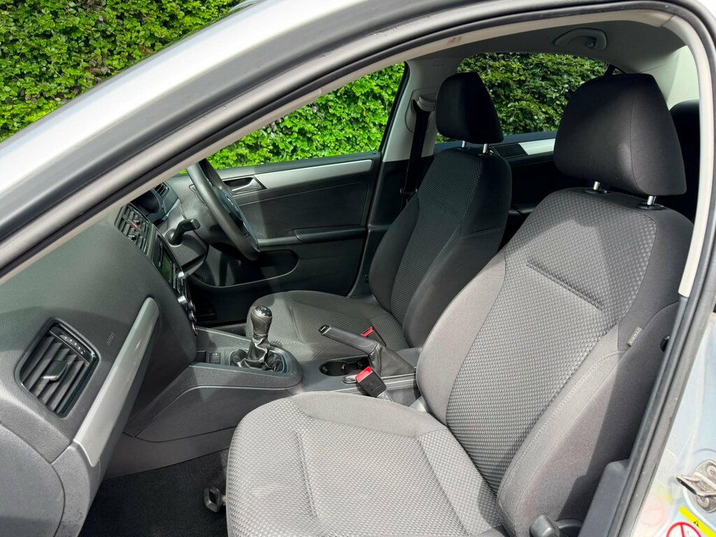 Volkswagen Jetta Blue #10
