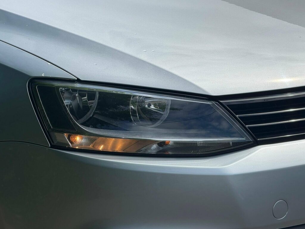 Volkswagen Jetta Blue #17