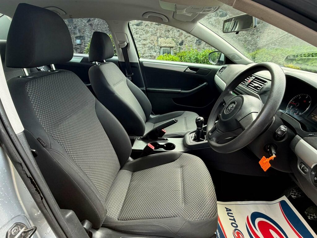 Volkswagen Jetta Blue #8