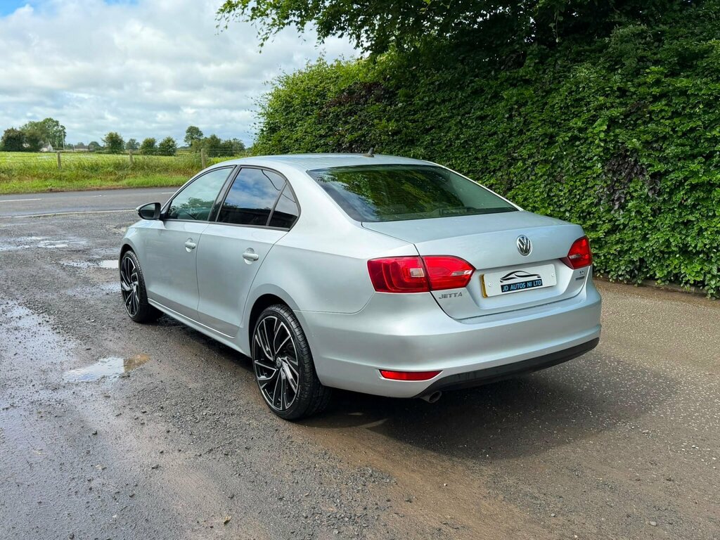 Volkswagen Jetta 1.6 Tdi Bluemotion Tech S Euro 5 Ss Silver #6