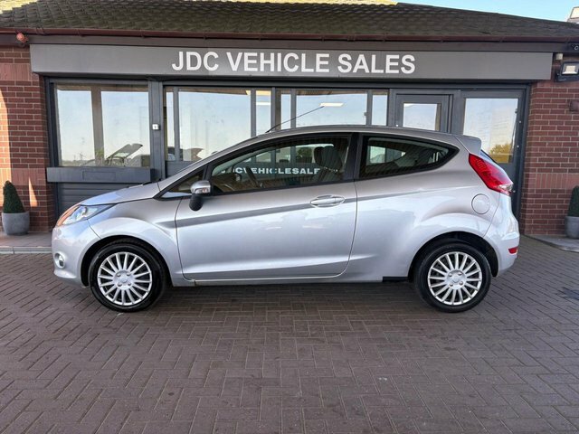 Ford Fiesta 2011 1.25 Edge Hatchback 129 G MJ61GXO Silver #4