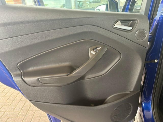 Ford Kuga 2.0 Tdci Zetec 2Wd Red #30