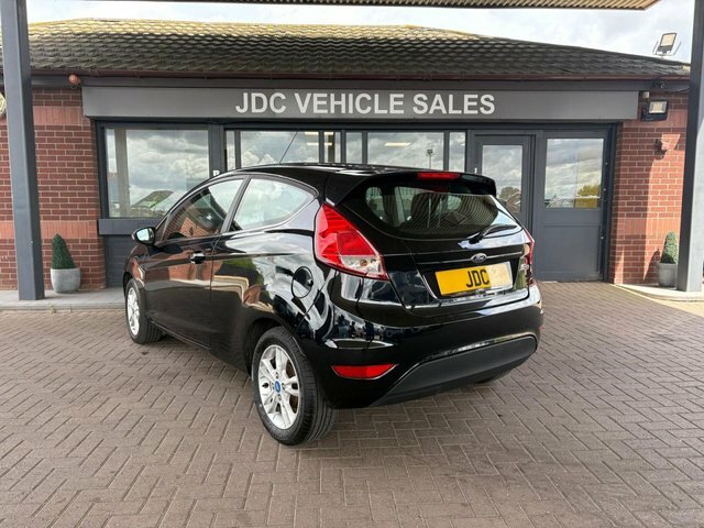 Ford Fiesta 2015 1.0 Zetec Hatchback Euro 6 MD15TPZ Black