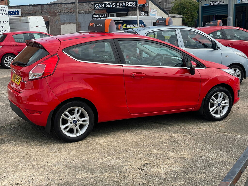 Ford Fiesta 1.25 Zetec Hatchback Euro 6 82 Red #2
