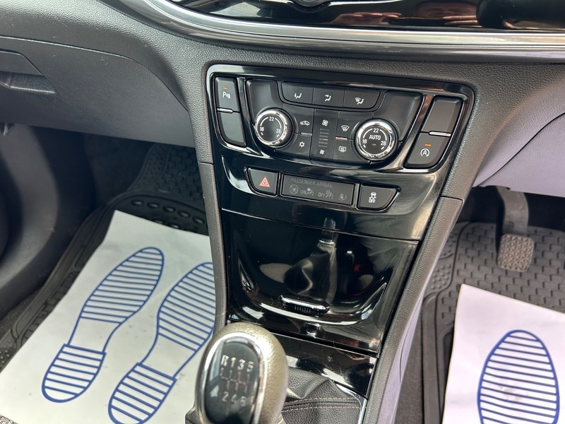Vauxhall Mokka Hatchback Black #35