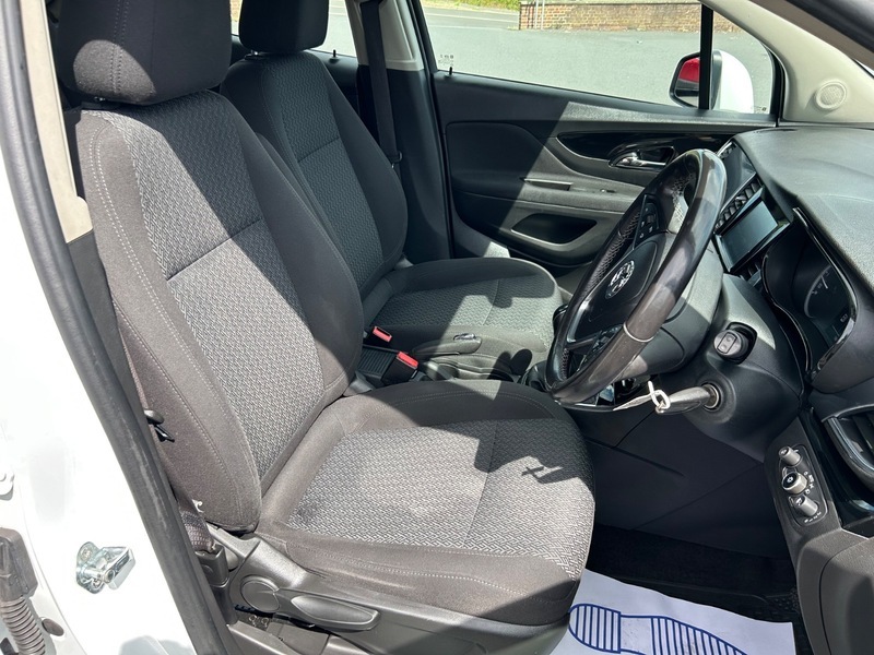 Vauxhall Mokka Hatchback Black #30