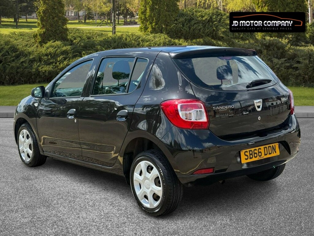 Dacia Sandero 1.2 Ambiance 1.2 16V 75 201666 Black #4