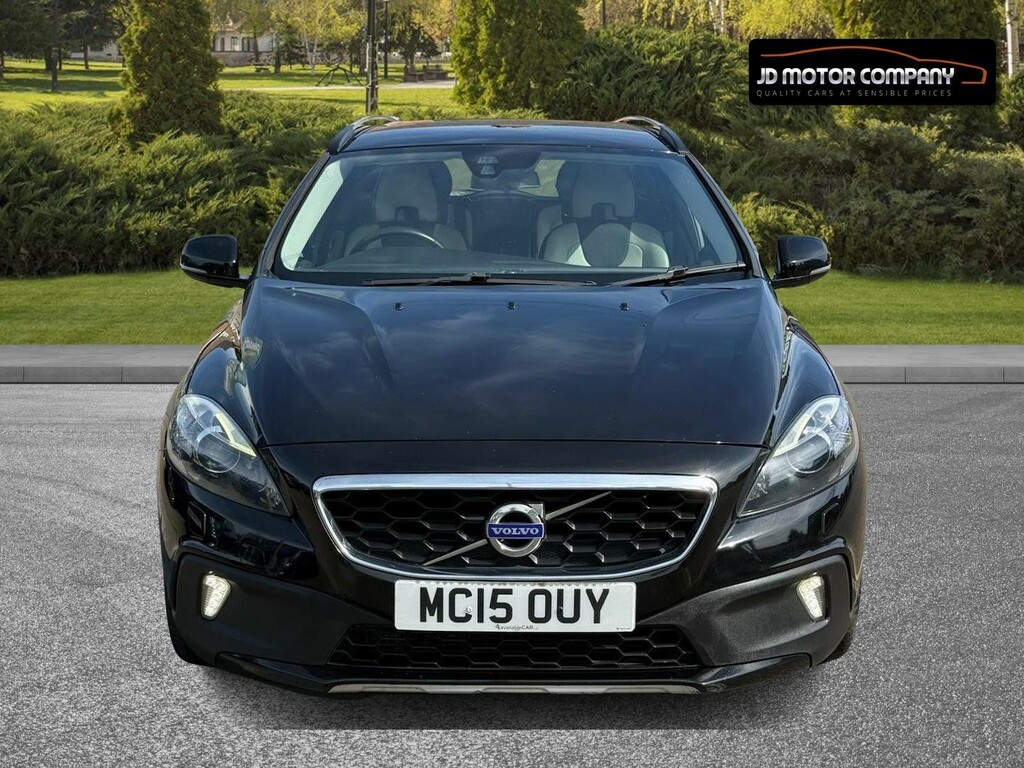Volvo V40 Cross Country 2.0 Lux D2 Black #2
