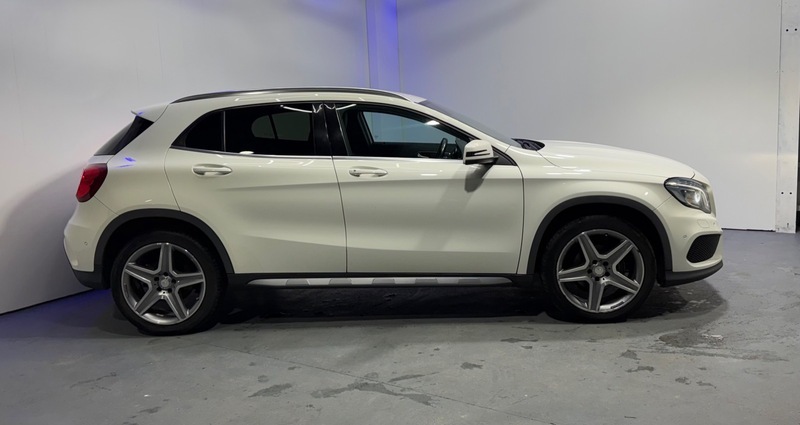 Mercedes-Benz GLA Class Gla 200 D 4Matic White #4