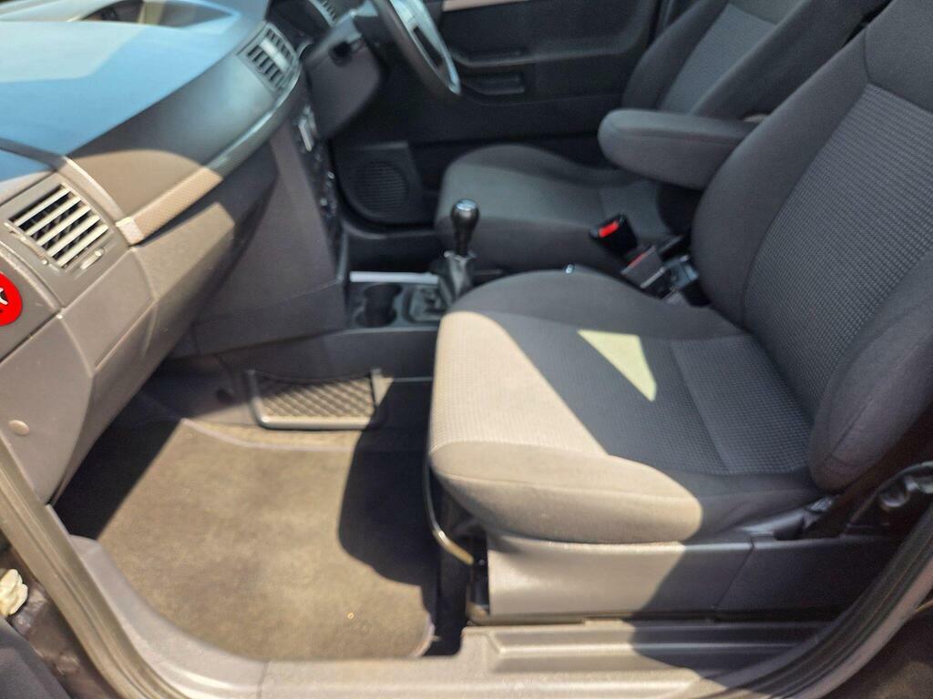 Vauxhall Meriva Diesel White #12