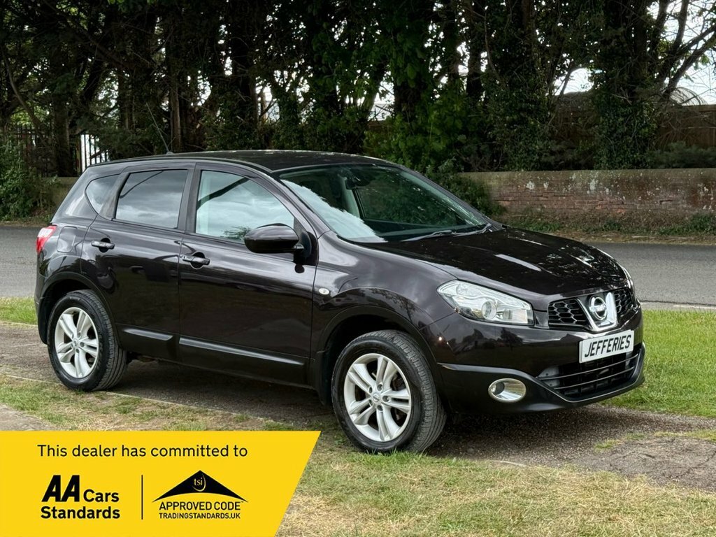 Nissan Qashqai 2.0 N-tec Hatchback Grey #1