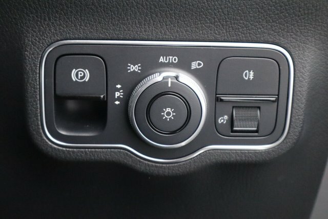 Mercedes-Benz GLA Class 200D Amg Line Premium 2022 Black #20