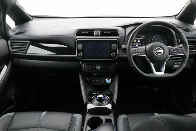 Nissan Leaf Tekna Full White #2