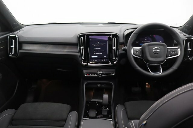 Volvo XC40 69Kwh Ultimate CA23UJJ Black #3