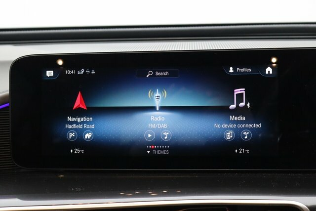 Mercedes-Benz EQC 400 80Kwh Amg Line OY22UDE Black #3