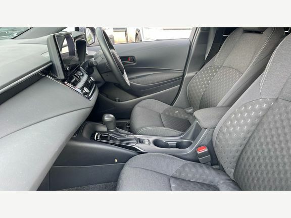 Toyota Corolla Corolla Commercial 1.8 Hybrid LA25OYK White #5