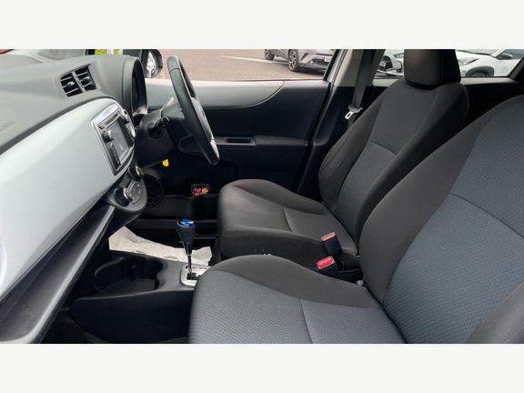 Toyota Yaris T4 1.5Cvt Tg Pro Silver #5
