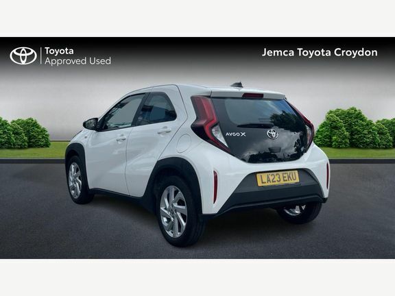 Toyota Aygo X Pure Automatic LA23EKU White #4