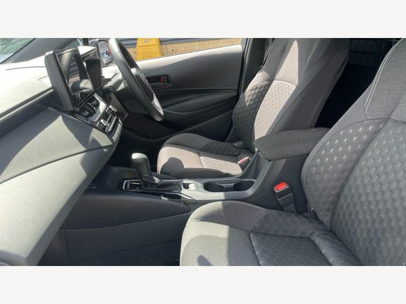 Toyota Corolla Corolla Commercial 1.8 Hybrid White #5