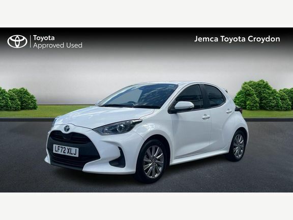 Toyota Yaris Icon White #3